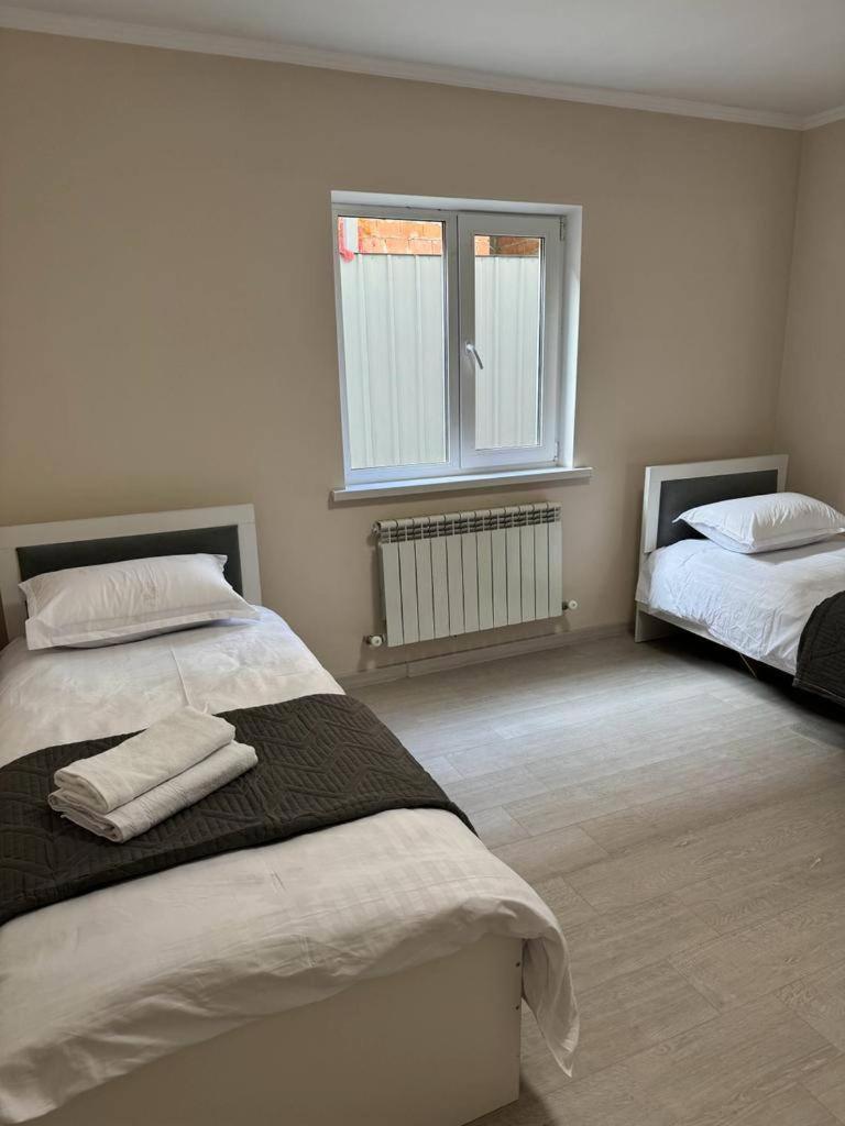 Comfort Plus Hostel Almaty Bagian luar foto